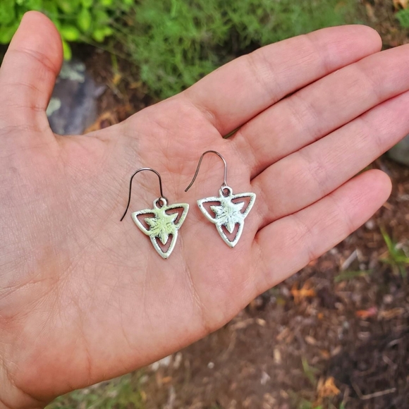 New Handmade Silver Celtic Triangle Earrings - Picture 4 of 13